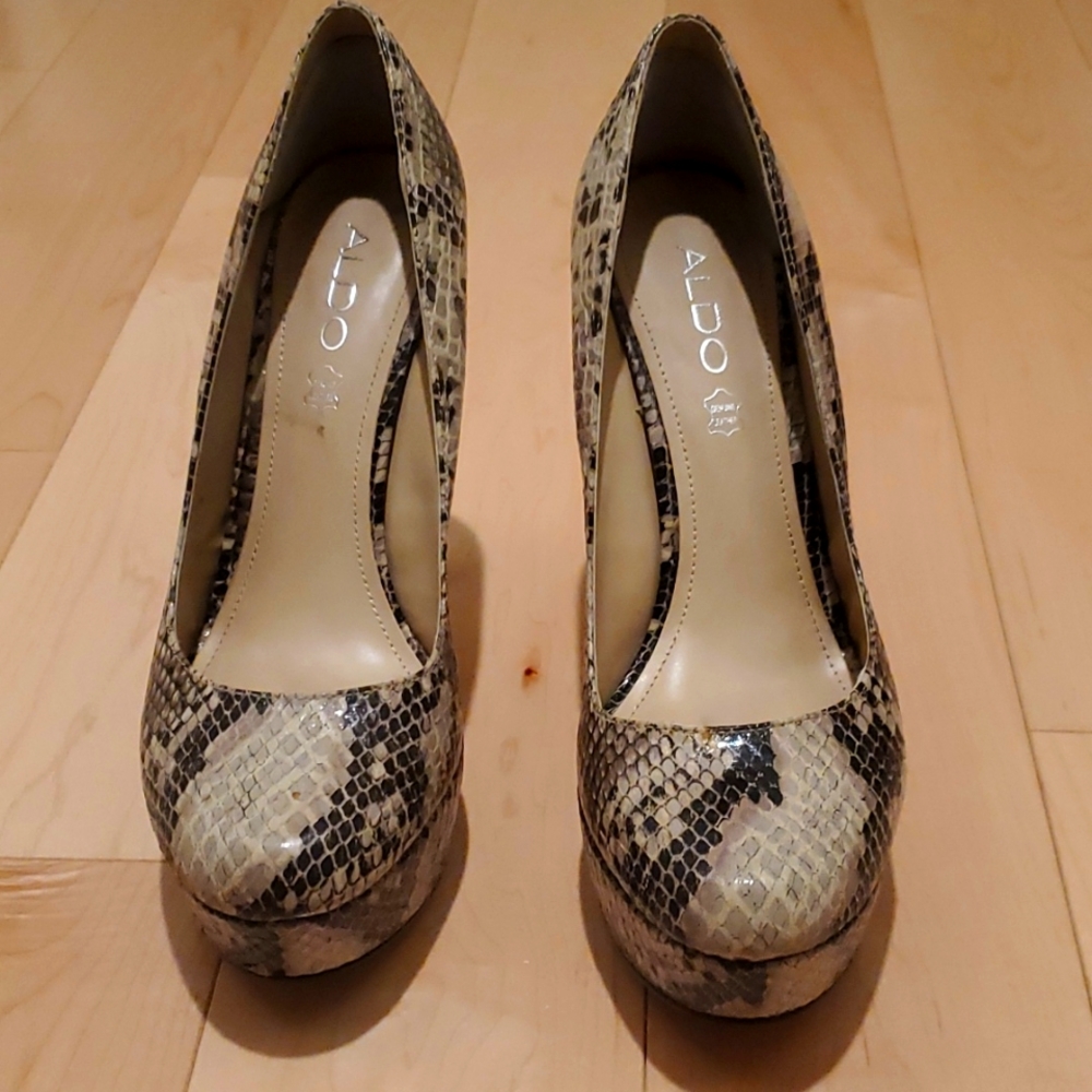 ALDO women's snakeskin print heels